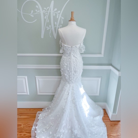 Anne Barge Blue Willow Flutter Wedding Gown - Picture 3 of 6